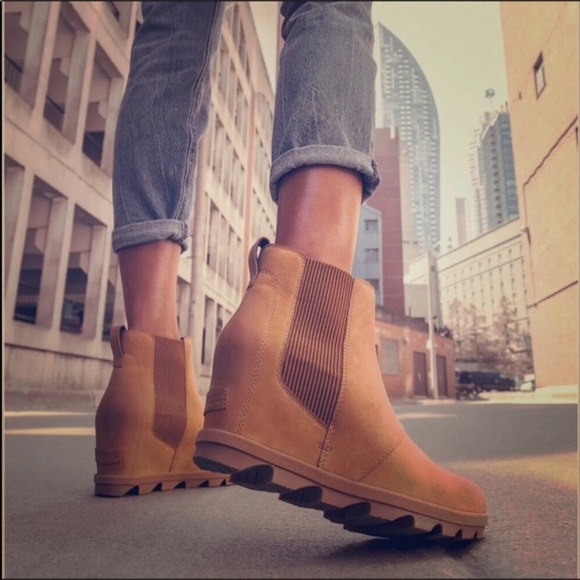 Sorel Shoes - 🆕 SOREL tan leather waterproof wedge ankle boots